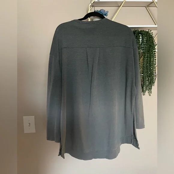 Z Supply Weekender top - Picture 3 of 6